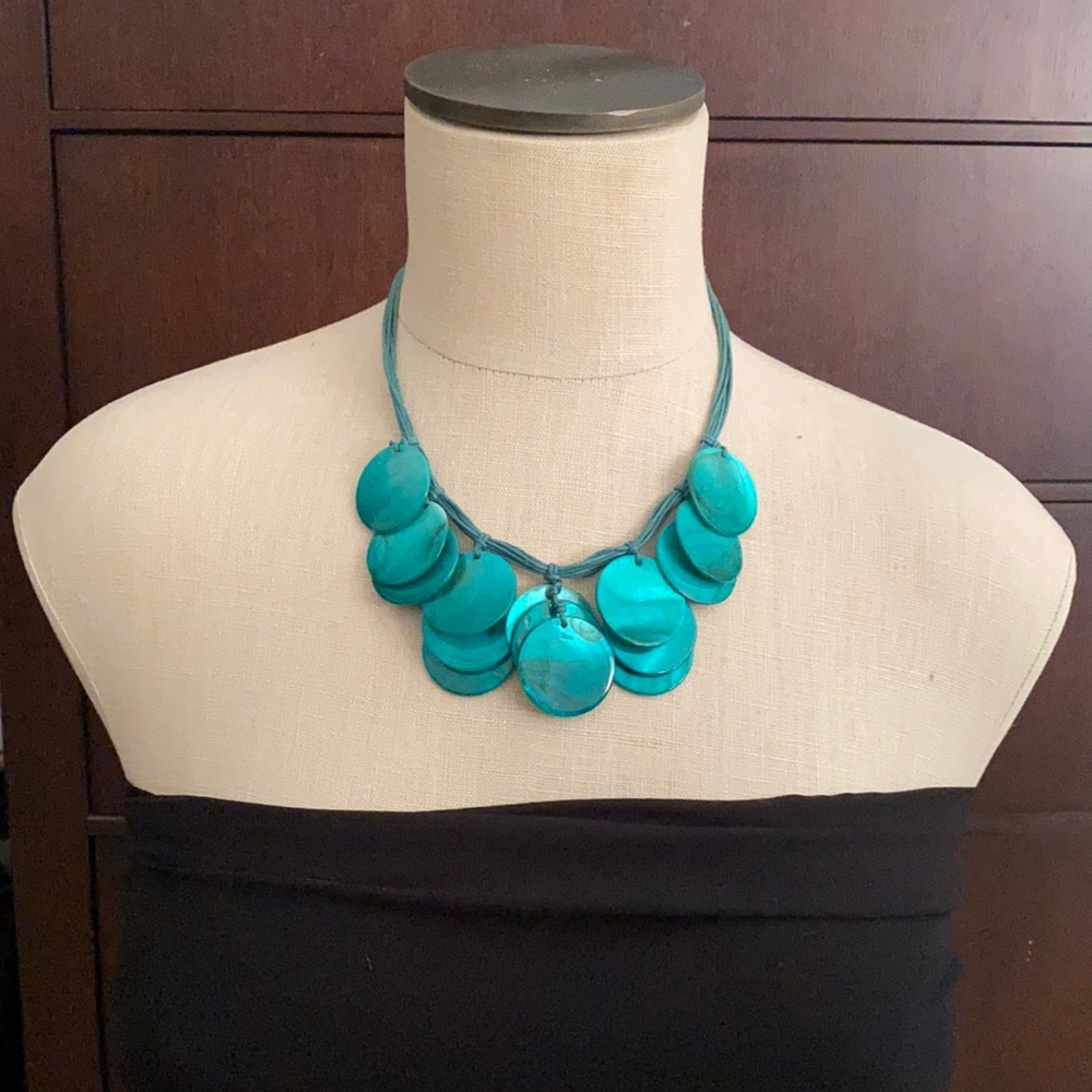 Pretty green disc costume necklace